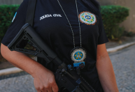 Filho é preso após bater no pai com cabo de enxada no Rio de Janeiro