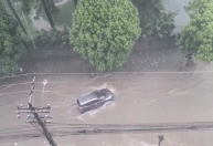 Seguro auto cobre danos causados pela chuva? Veja o que apólices garantem