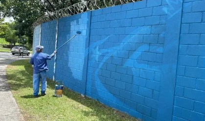 Pintura de Gabigol é retirada do muro da "Toca da Raposa" após vandalismo
