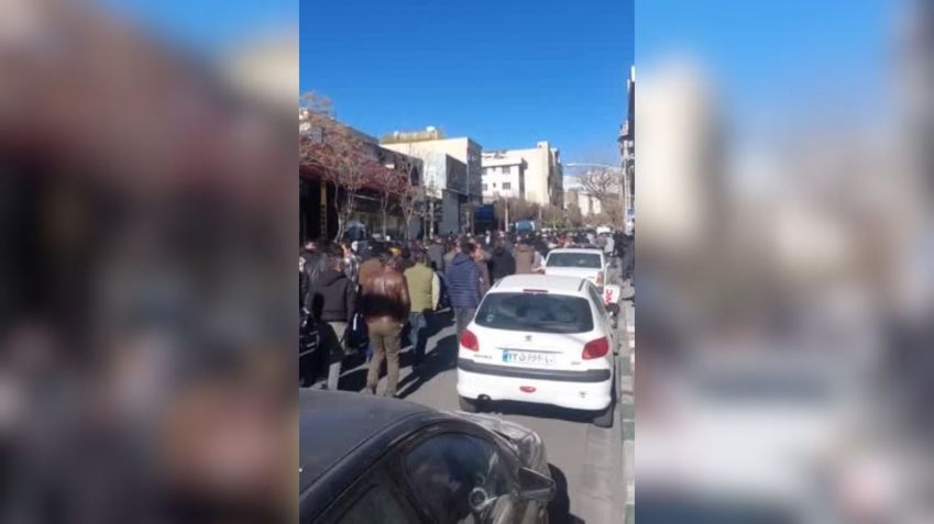 Manifestantes protestam devido ao custo de vida e à inflação no Irã • Redes sociais