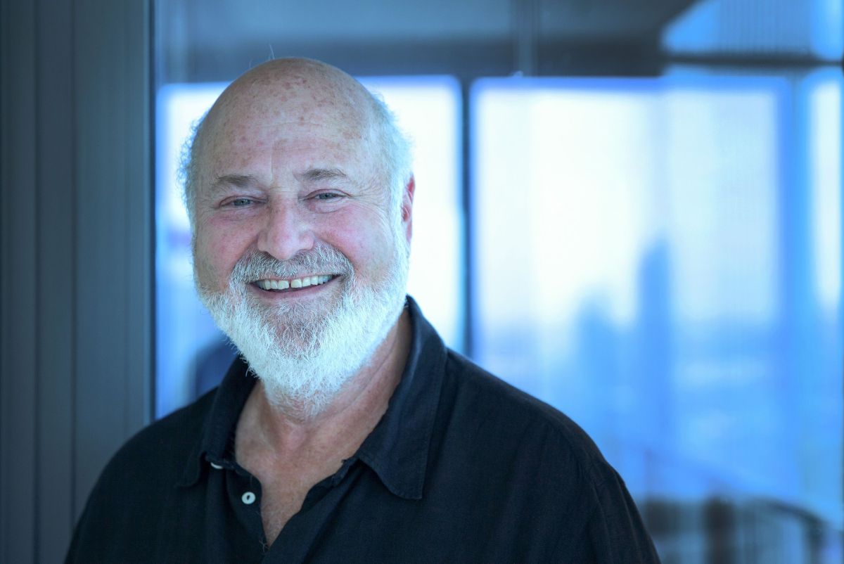 Filho de Rob Reiner é indiciado por matar os pais, diz site