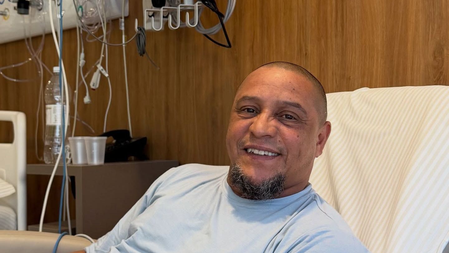 Roberto Carlos tranquilizou os fãs sobre cirurgia realizada nesta quarta (31)