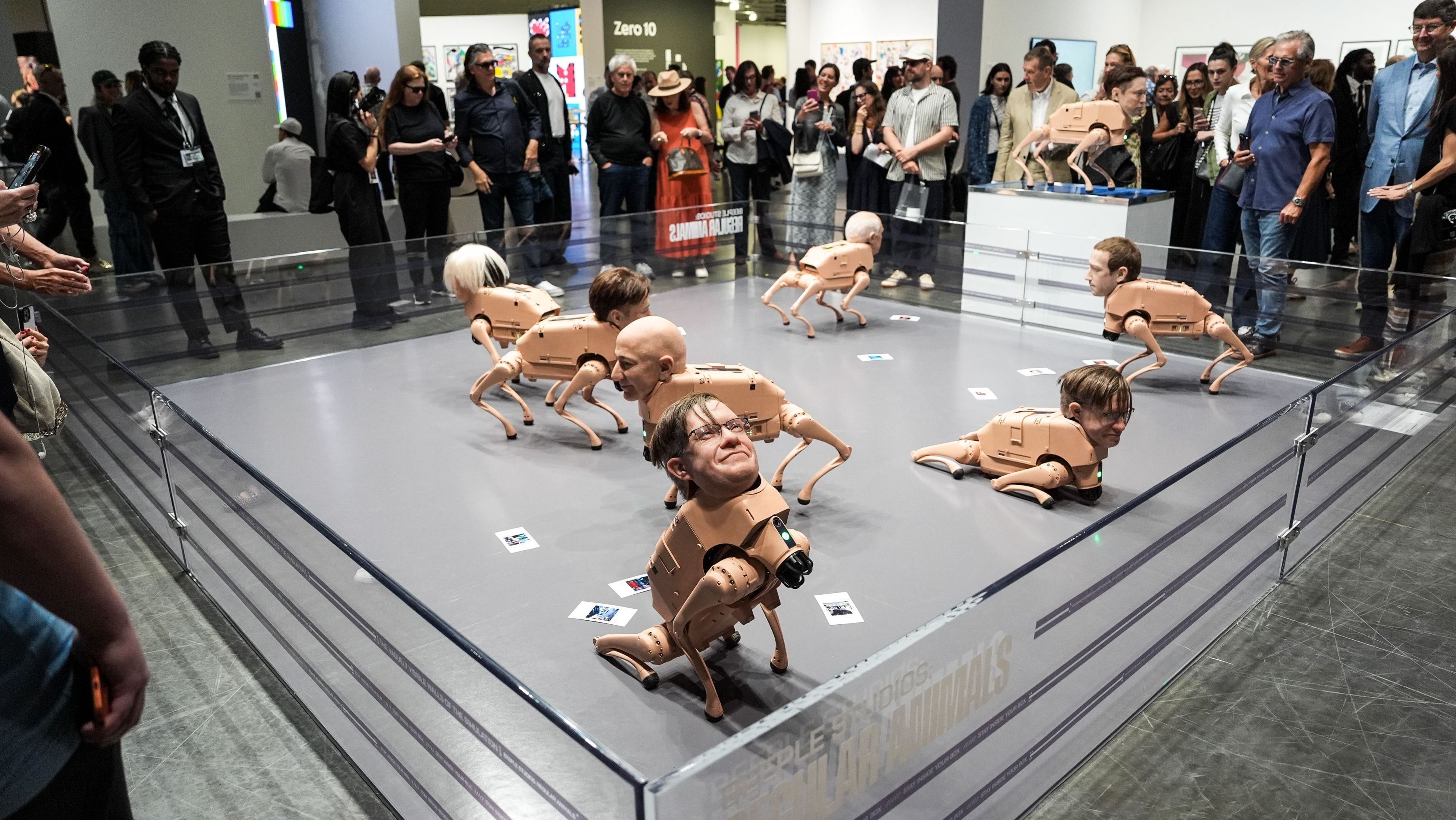 Beeple Studios Regular Animals na Art Basel Miami Beach 2025, em dezembro de 2025, em Miami, na Flórida