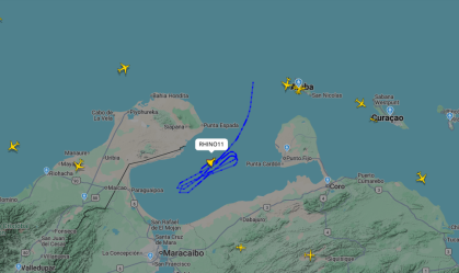 Aviões de guerra, modelo F/A-18F Super Hornet, sobrevoam o Golfo da Venezuela, em 9 de dezembro de 2025, de acordo com o site FlighRadar24.