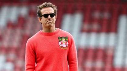 Ryan Reynolds em jogo do Wrexham