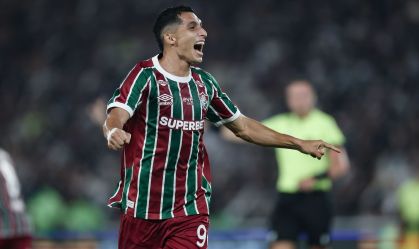 Kevin Serna, do Fluminense, comemorando seu gol diante do Vasco, em jogo válido pela partida de ida da semifinal da Copa do Brasil