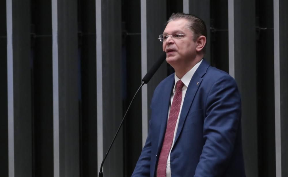 Sóstenes Cavalcante afirma que R$ 400 mil encontrados pela PF são de venda de imóvel