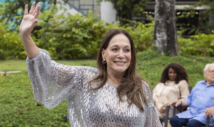 Susana Vieira solta o verbo e pede programa: "Mais engraçada que Angélica"