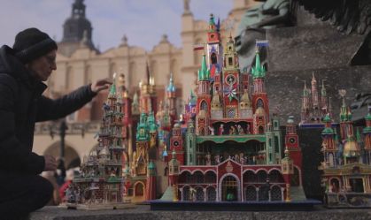 Vídeo: Cidade na Polônia faz tradicional competição de maquetes natalinas