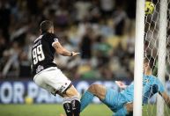 Vegetti explica como o Vasco conseguiu virar jogo contra o Fluminense