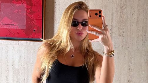 Virginia mostra presente que ganhou do presidente da Grande Rio