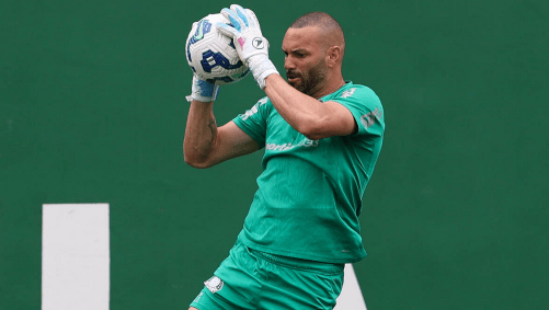 Weverton em treino do Palmeiras