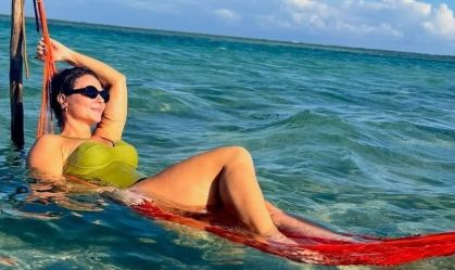 Paolla Oliveira exibe cliques de biquíni em viagem de Ano Novo; veja fotos