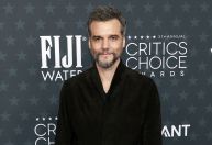 Web reage a Wagner Moura no Critics Choice 2026: "Saiu do banho e foi"