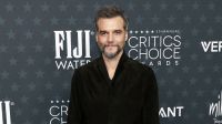 Web reage a Wagner Moura no Critics Choice 2026: "Saiu do banho e foi"