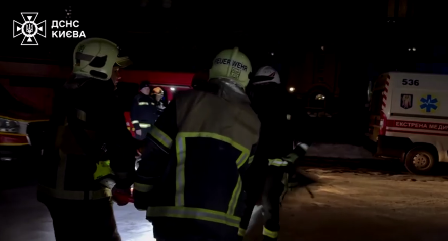 Bombeiros esvaziam centro médico de Kiev atingido por ataque russo • Reuters