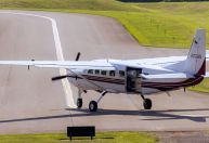 Teste com avião demonstra como podemos transmitir energia do espaço à Terra