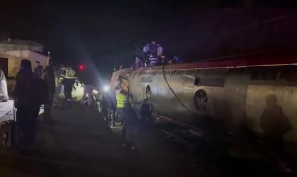 Sobe para 39 o número de mortos em descarrilamento de trens na Espanha