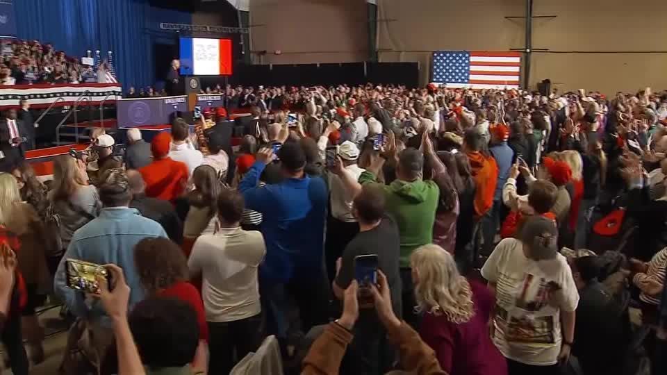 Trump, em Iowa, destaca a economia enquanto protestos agitam o estado vizinho de Minnesota.