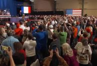 Trump defende economia dos EUA em visita a Iowa e promete juros menores