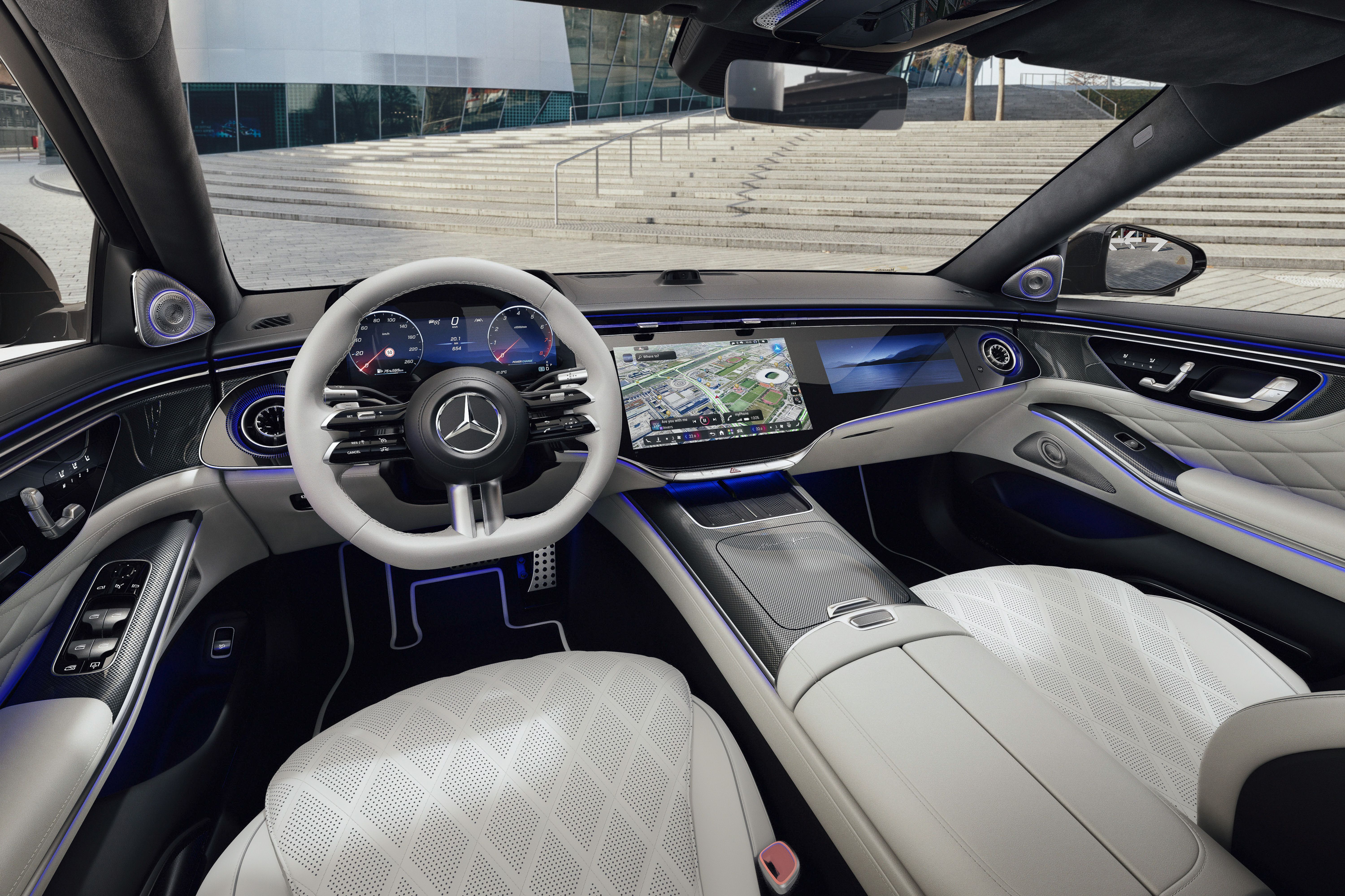 Mercedes-Benz Class S ganha visual renovado • Divulgação