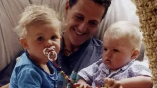 Michael Schumacher com a filha Gina (à esquerda) e Max Verstappen (à direita)