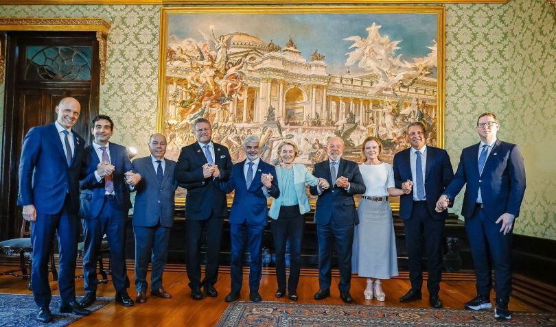 Foto após a reunião entre o presidente Luiz Inácio Lula da Silva e a presidente da Comissão Europeia, Ursula von der Leyen • Ricardo Stuckert/PR