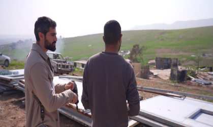 Colonos israelenses intensificam violência contra comunidades palestinas