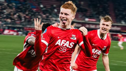 Troy Parrott liderou o ataque ao marcar um hat-trick