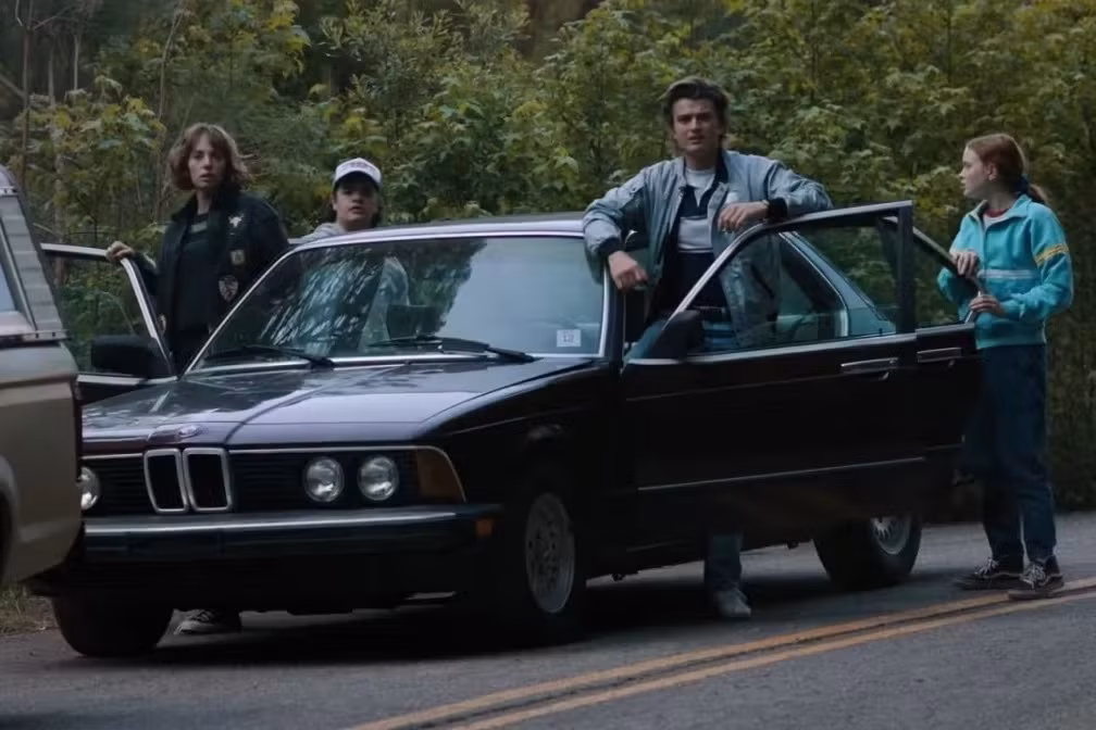 BMW 733i: sedã de luxo alemão é usado em Stranger Things