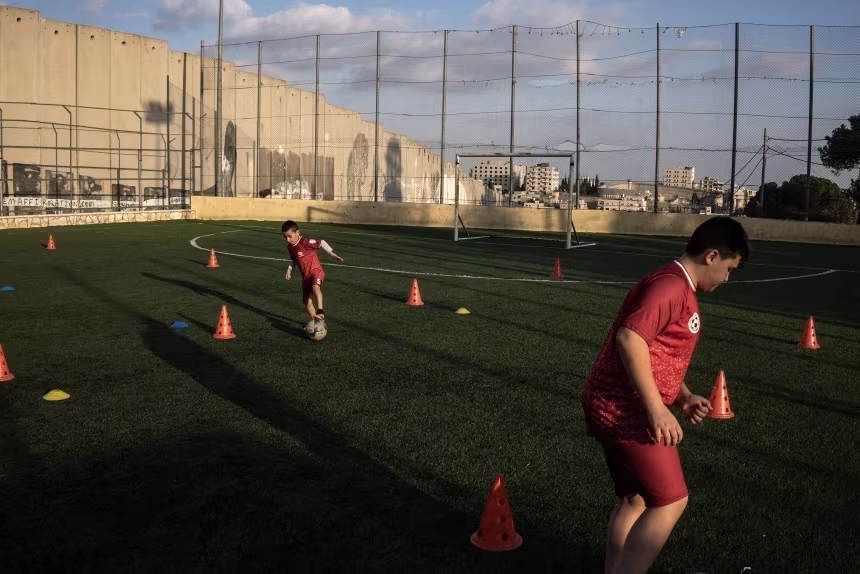 Campo de futebol na Palestina