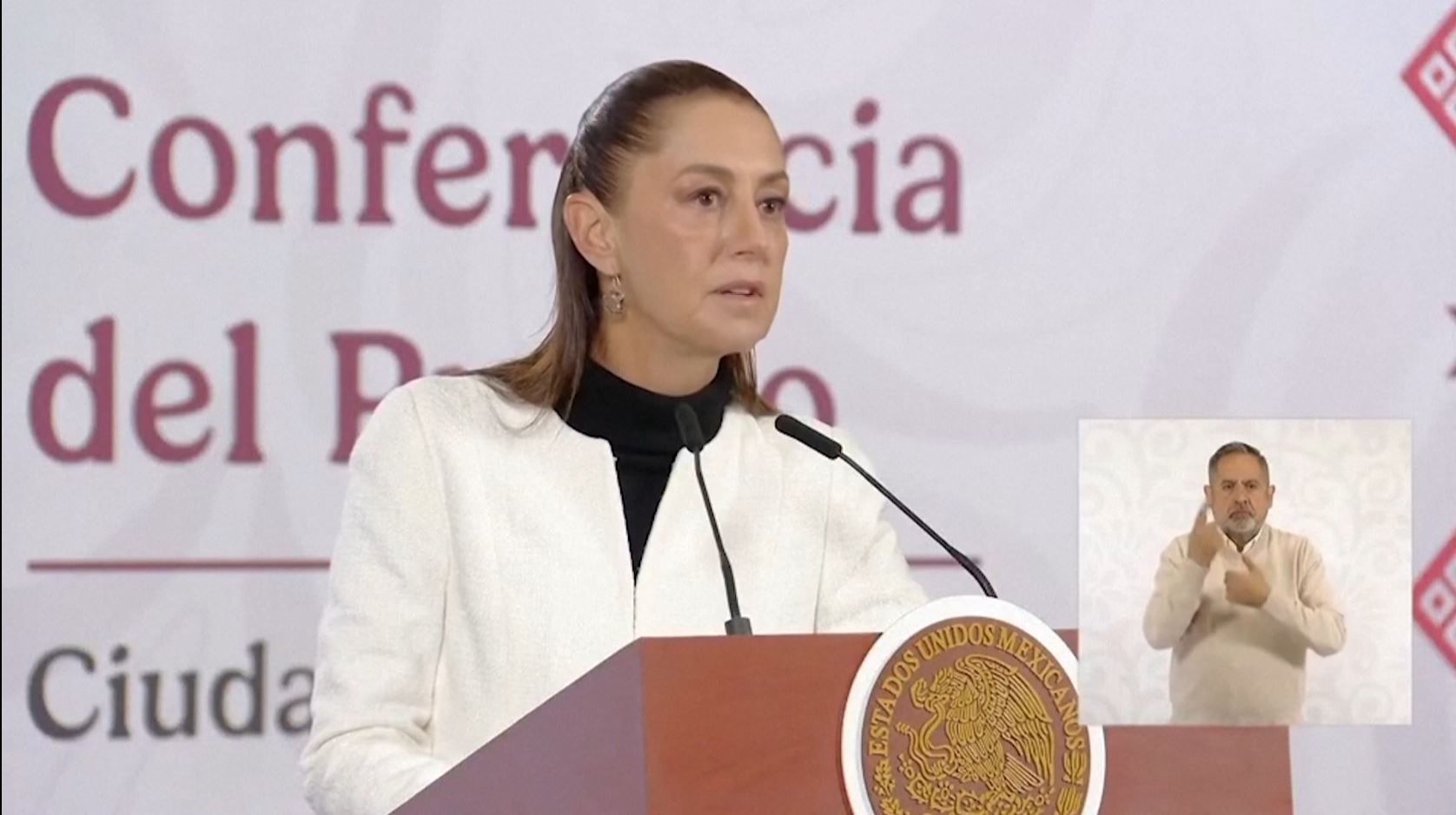 Claudia Sheinbaum, presidente do México, se assusta durante terremoto