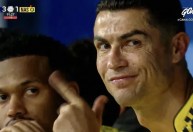 Cristiano Ronaldo se revolta e faz gesto polêmico em derrota do Al-Nassr