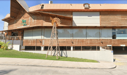 Quatro pessoas ficam feridas após elevador despencar em hortifruti de SP