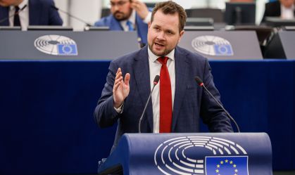 Deputado é repreendido no Parlamento Europeu após mandar Trump "cair fora"