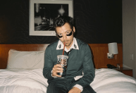 Harry Styles revela usar aplicativo de namoro: "Só para gramática e tal"