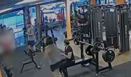 Após caso com mulher, homem é morto dentro de academia esfaqueado por ciúme