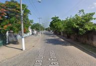 Mulher morre em tiroteio após policial entrar por engano em favela no Rio