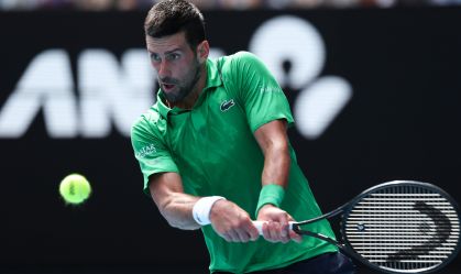 Djokovic avança para semi do Australian Open