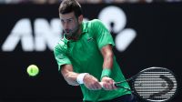 Novak Djokovic avança no Australian Open após abandono de Musetti