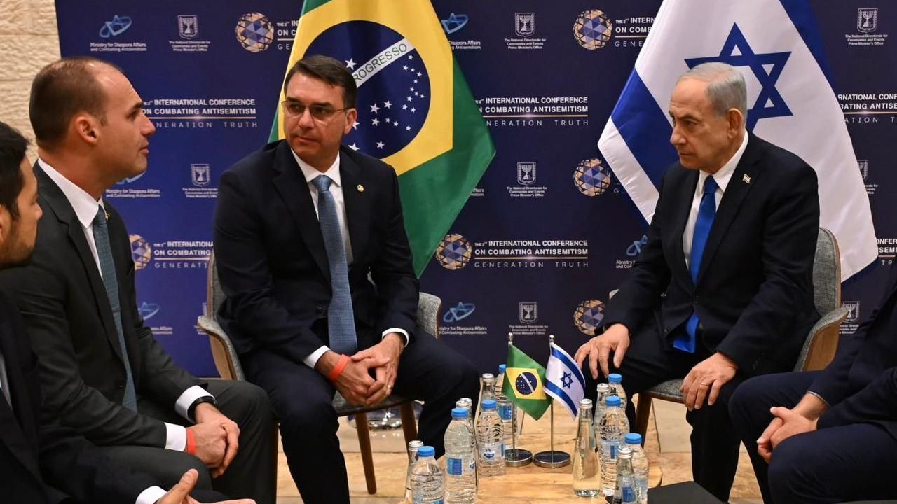 Eduardo, Flávio e Benjamin Netanyahu