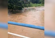 Chuvas: Rio Barra Mansa transborda e mobiliza monitoramento no RJ