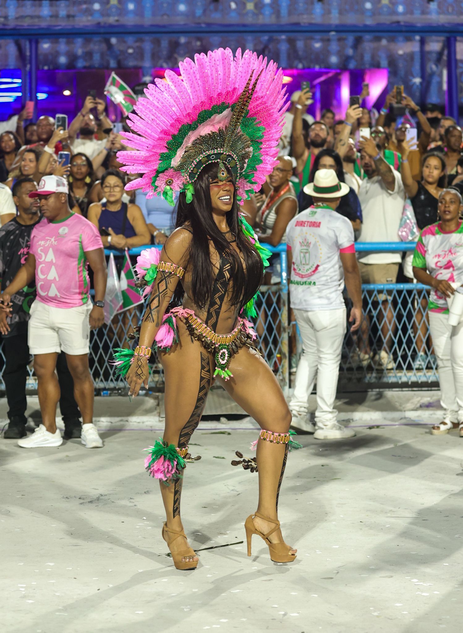 Evelyn Bastos, rainha de bateria da Mangueira • Anderson Bordê/AgNews