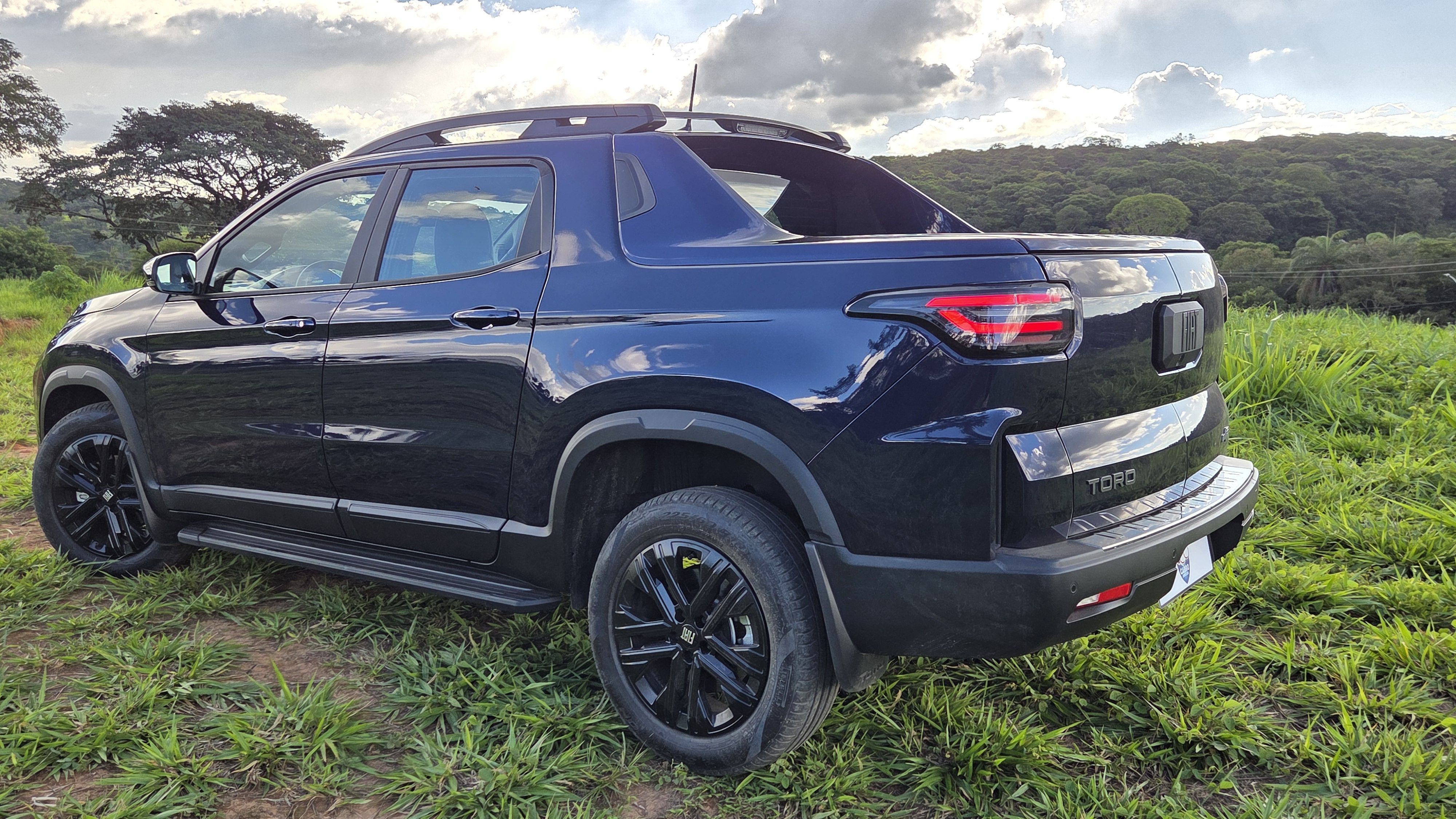 Fiat Toro Ultra 2026: picape tem visual renovado e proposta urbana • Thiago Ventura/CNN