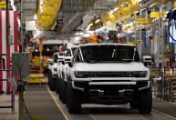 GM sofrerá prejuízo de US$ 6 bi por reduzir produção de veículos elétricos