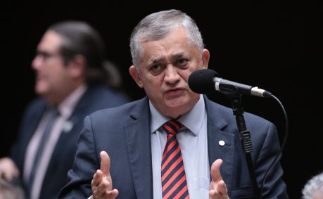 José Guimarães