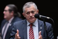 Líder do governo rejeita ideia de CPI do Master: "Palanque para a oposição"