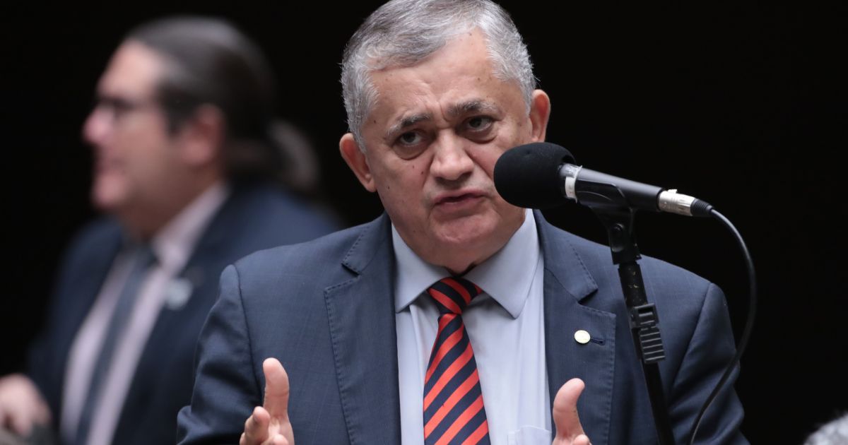 Novo ministro de Relações Institucionais tomará posse no cargo nesta terça