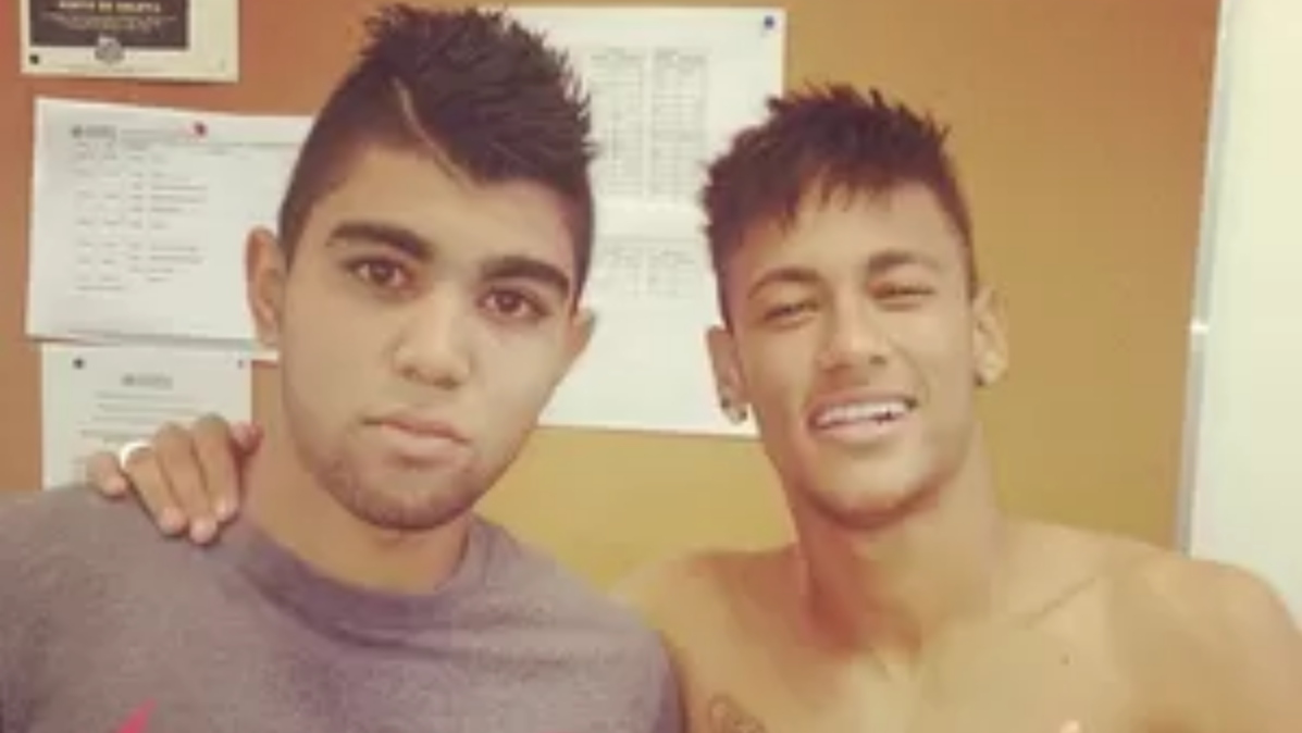 Gabigol e Neymar após despedida do atacante do Santos em 2013