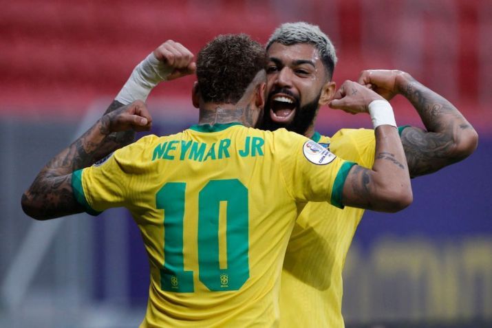 Gabigol e Neymar atuando pela Seleção Brasileira • MB Media / Getty Images